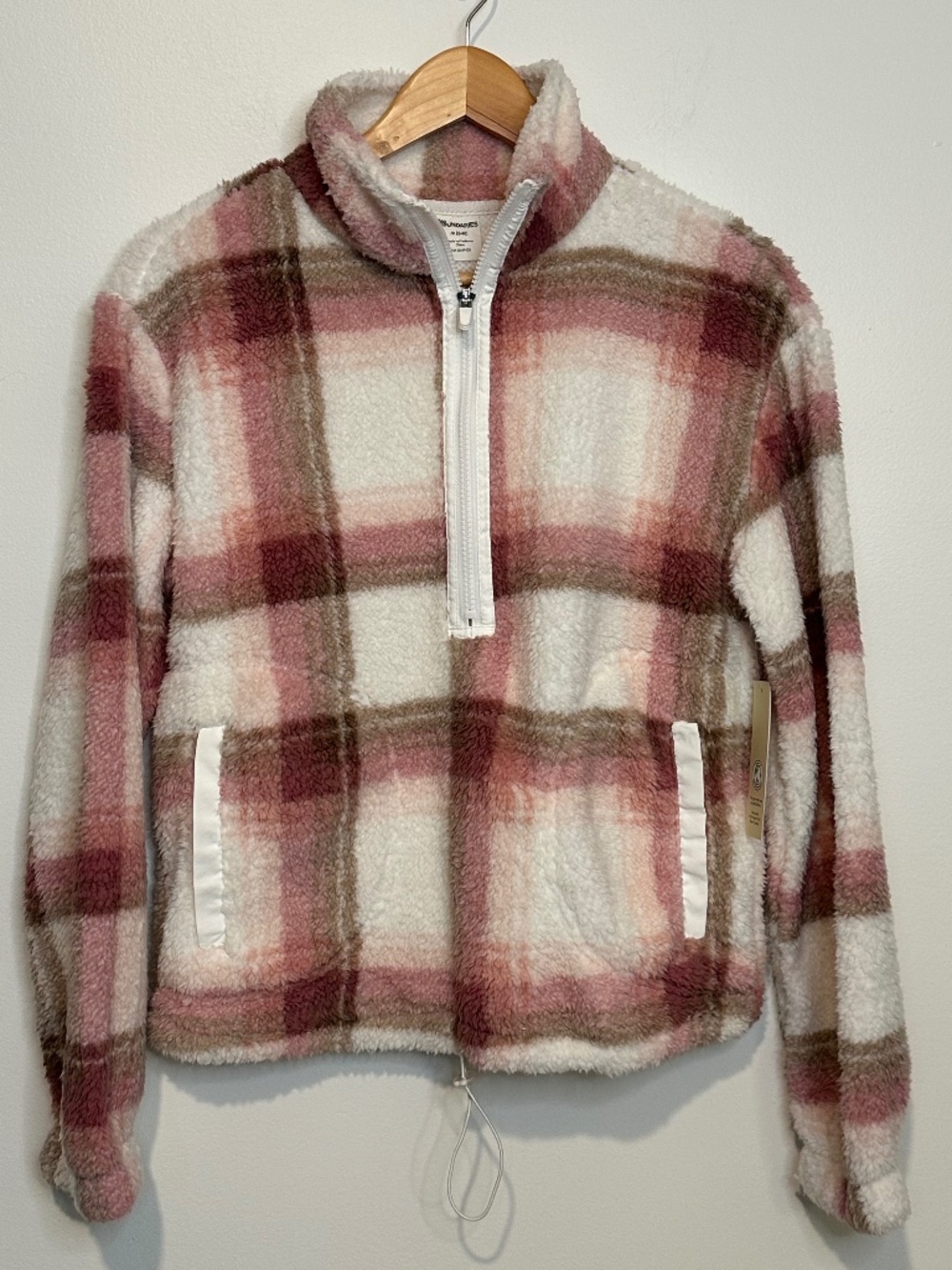 NWT No Boundaries Half Zip Plush Pullover with Pockets Plaid Pink and White Smal